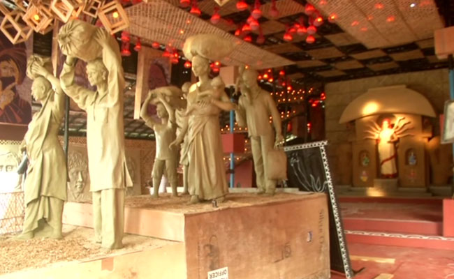 Migrants' Hardships Theme Of Many Durga Puja Pandals In Bengal