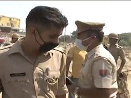 "फोन जब्त कर लिए हैं, बाहर आने की अनुमति भी नहीं है" : पीड़ित परिवार के सदस्य ने बताया "फोन जब्त कर लिए हैं, बाहर आने की अनुमति भी नहीं है" : पीड़ित परिवार के सदस्य ने बताया