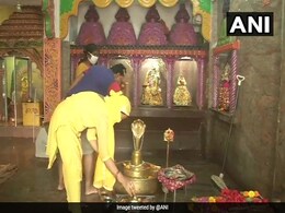 धार्मिक स्थलों में एकसाथ 50 से ज्यादा लोग नहीं इकट्ठा होंगे, दिशानिर्देशों का पालन होगा अनिवार्य धार्मिक स्थलों में एकसाथ 50 से ज्यादा लोग नहीं इकट्ठा होंगे, दिशानिर्देशों का पालन होगा अनिवार्य