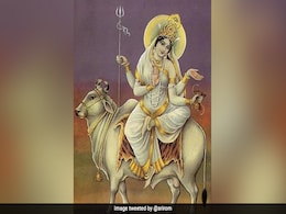 Durga Ashtami 2022: अष्टमी के दिन करें माता महागौरी की पूजा, जानें पूजा विधि, मंत्र और प्रसाद Durga Ashtami 2022: अष्टमी के दिन करें माता महागौरी की पूजा, जानें पूजा विधि, मंत्र और प्रसाद
