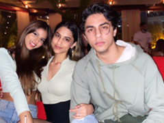 Trending: Suhana Khan's Pic With Brother Aryan And Cousin Alia Chhiba Trending: Suhana Khan's Pic With Brother Aryan And Cousin Alia Chhiba