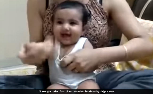 अमिताभ बच्चन के गाने पर एक साल के बच्चे ने किया जबरदस्त डांस, हंस-हंसकर लोट-पोट हुई मम्मी - देखें Video