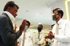 Watch: At Tanishq Store In Gujarat, Manager Asked For Apology Note On Ad Watch: At Tanishq Store In Gujarat, Manager Asked For Apology Note On Ad