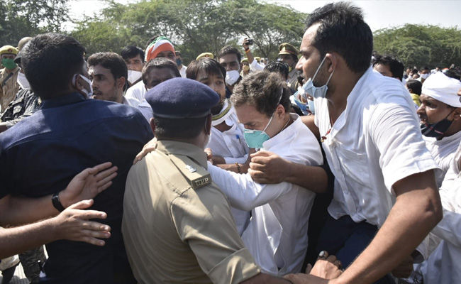 "Won't Bow Down...": Rahul Gandhi Quotes Mahatma Day After UP Protest