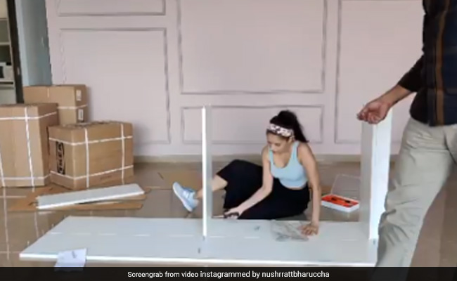 बॉलीवुड एक्ट्रेस ने अपने हाथों से बनाया घर का फर्नीचर, VIDEO शेयर कर बोलीं- क्या आप शर्त लगा सकते हैं...