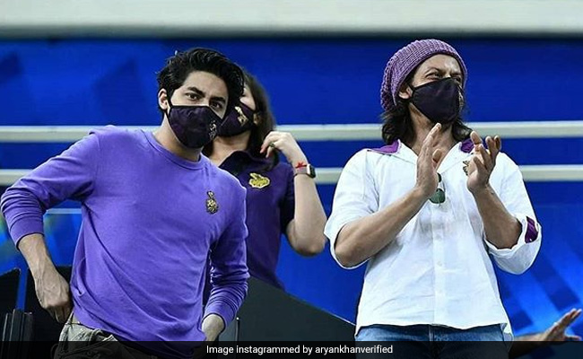 IPL 2020: Shah Rukh Khan, Aryan And Gauri Were At KKR Vs RR Match In Dubai. Twitter Floored By Actor's "New Look"
