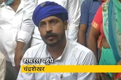 हाथरस में पीड़ित परिवार से मिले चंद्रशेखर आजाद हाथरस में पीड़ित परिवार से मिले चंद्रशेखर आजाद