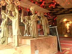Migrants' Hardships Theme Of Many Durga Puja Pandals In Bengal