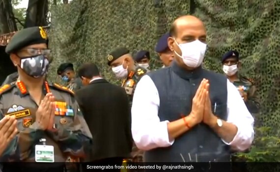 Rajnath Singh Performs 'Shastra Puja' In Sikkim Near China Border Rajnath Singh Performs 'Shastra Puja' In Sikkim Near China Border