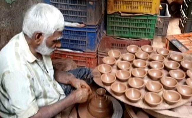 Hopes Of Good Diwali Dashed For Potters In Dharavi Due To Pandemic
