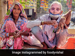70 Year-Old Tea-Seller With Broken Arm Moves Internet With His Story