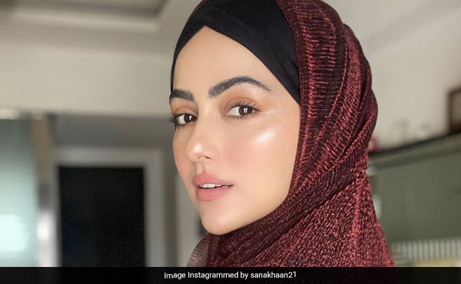 "My Happiest Moment": <I>Bigg Boss</i> Alumnus Sana Khan Quits Showbiz
