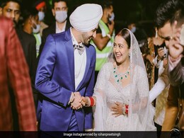 Trending: New Pics From Neha Kakkar And Rohanpreet Singh's Wedding Reception Trending: New Pics From Neha Kakkar And Rohanpreet Singh's Wedding Reception