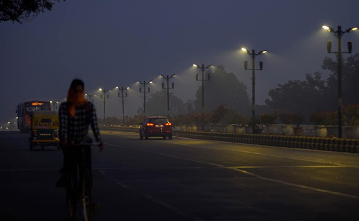 Delhi Records Season's Coldest Night So Far At 12.7 Degrees Celsius