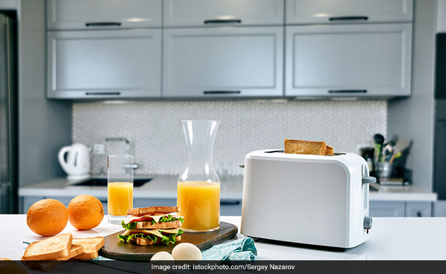 Diwali 2020: 7 Interesting Ways to De-Clutter and Spruce Up Your Kitchen this Festive Season