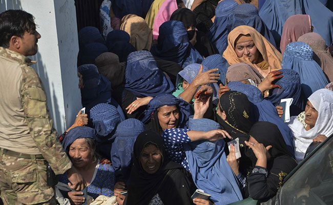 At Least 11 Afghan Women Killed In Stampede Near Pakistan Consulate
