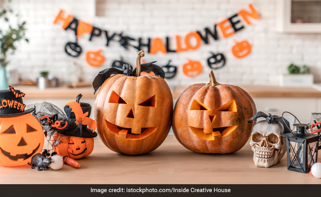 Halloween Day 2021 Messages: हेलोवीन डे पर इन मैसेजेस से दोस्तों और करीबियों को दें शुभकामनाएं