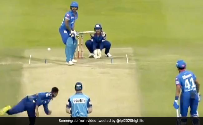 IPL 2020: शिखर धवन ने दिखाया 'गब्बर' अंदाज, मारा ऐसा छक्का... देखते रह गए रोहित शर्मा - देखें Video