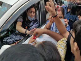 केंद्रीय मंत्री स्मृति ईरानी हुईं कोरोना पॉजिटिव, ट्वीट कर दी जानकारी केंद्रीय मंत्री स्मृति ईरानी हुईं कोरोना पॉजिटिव, ट्वीट कर दी जानकारी