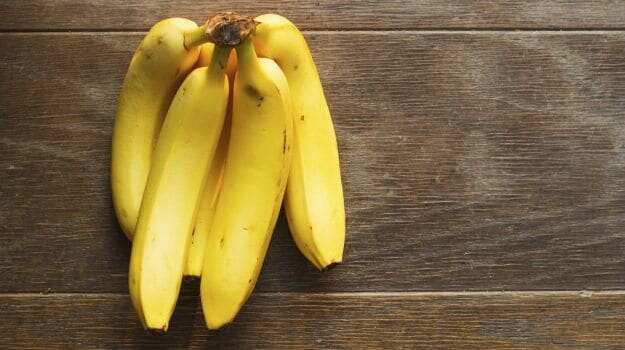 सर्दियों में क्यों जरूर खाना चाहिए Banana, जानें क्या रात में केला खाना चाहिए, किन लोगों को नहीं खाना चाहिए केला?