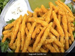 Navratri 2020: <i>Sabudana</i> And <i>Aloo Kurkure</i> Chips With Chutney Recipe For Navratri <i>Vrat</i>-Special Meal Navratri 2020: <i>Sabudana</i> And <i>Aloo Kurkure</i> Chips With Chutney Recipe For Navratri <i>Vrat</i>-Special Meal