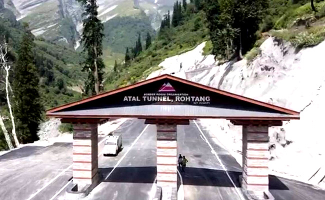 10 Tourists From Delhi Arrested For Blocking Traffic In Atal Tunnel: Cops