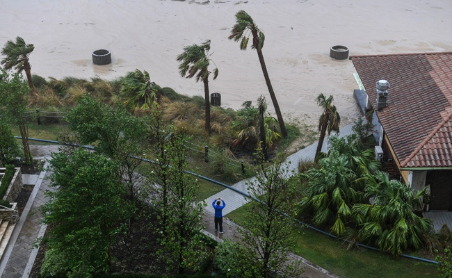 "Life-Threatening" Storm Surge As Hurricane Delta Makes Landfall In US