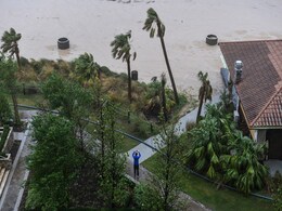 "Life-Threatening" Storm Surge As Hurricane Delta Makes Landfall In US "Life-Threatening" Storm Surge As Hurricane Delta Makes Landfall In US