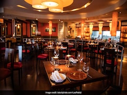 Restaurants Collecting Tip On Food Bills Flounting Guideline: Centre To Court Restaurants Collecting Tip On Food Bills Flounting Guideline: Centre To Court