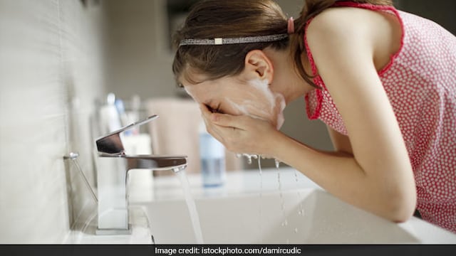 Cleansing regularly can ensure your face stays clean from dirt, bacteria, etc.