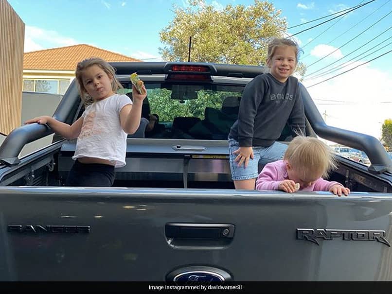 IPL 2020, SRH vs KXIP: David Warners Daughters Gear Up For Crucial Fixture Via Adorable Instagram Story IPL 2020, SRH vs KXIP: David Warners Daughters Gear Up For Crucial Fixture Via Adorable Instagram Story