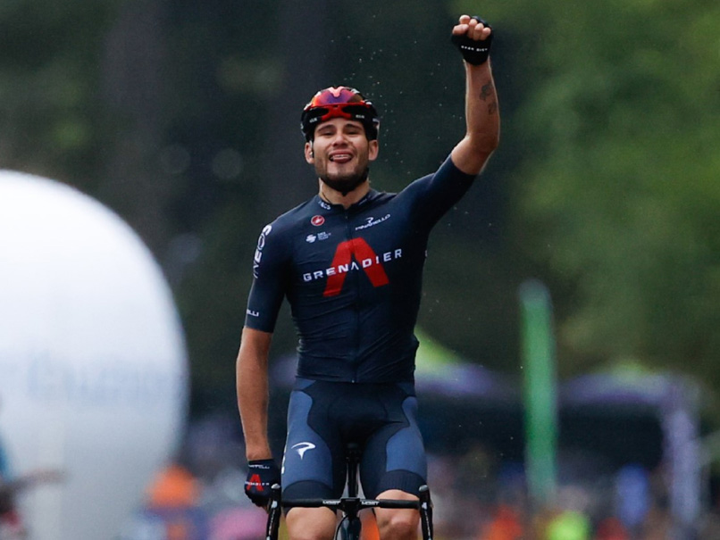 Filippo Ganna Goes It Alone To Win Giro d'Italia Fifth Stage