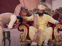Aashram Chapter 2 Review: कुछ नहीं बदला 'आश्रम' में, न बाबा, न कहानी आए हैं तो सिर्फ 'लड्डू'