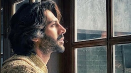 Kartik Aaryan Celebrates His Birthday With A 'Dhamaka' Cake; See Pic
