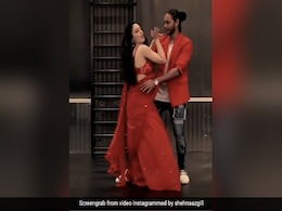 मेल्विन लुइस संग बॉलीवुड एक्ट्रेस ने पुराने गाने पर किया धमाकेदार डांस, रेड साड़ी में यूं आईं नजर- देखें Video मेल्विन लुइस संग बॉलीवुड एक्ट्रेस ने पुराने गाने पर किया धमाकेदार डांस, रेड साड़ी में यूं आईं नजर- देखें Video