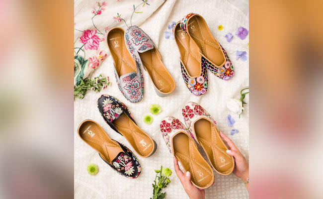 Make Trendy Ethnic Juttis Your Best Friend This Festive Season