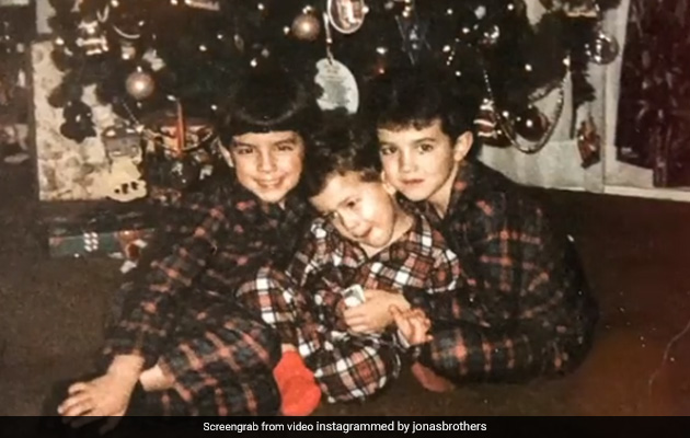 <I>I Need You Christmas</i>: Priyanka Chopra Is "Obsessed" With Jonas Brothers' Holiday Song. It Made Sophie Turner Cry