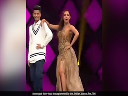 Malaika Arora ने 'गुड नाल इश्क मीठा' पर कंटेस्टेंट संग दिखाए जबरदस्त डांस मूव्स, Video हुआ वायरल Malaika Arora ने 'गुड नाल इश्क मीठा' पर कंटेस्टेंट संग दिखाए जबरदस्त डांस मूव्स, Video हुआ वायरल