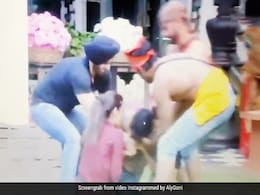 Bigg Boss 14: तीन लड़कों से अकेली भिड़ गईं जैस्मीन भसीन, अली गोनी बोले- शेरनी... Bigg Boss 14: तीन लड़कों से अकेली भिड़ गईं जैस्मीन भसीन, अली गोनी बोले- शेरनी...