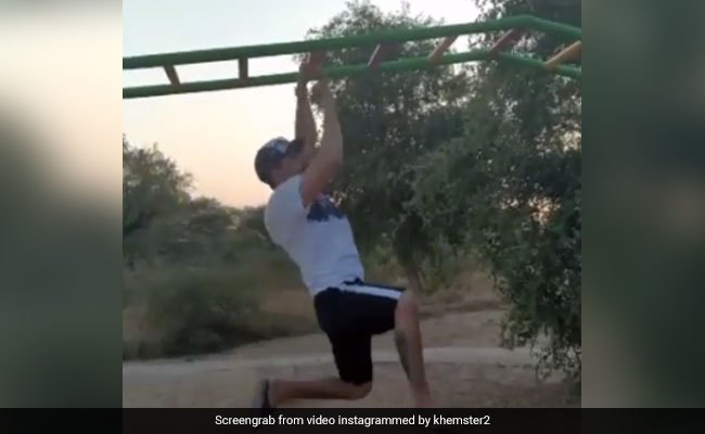 Ibrahim Ali Khan Left This ROFL Comment on Kunal Kemmu's "Expectation vs Reality" Post