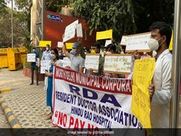 Doctors Of Delhi's Civic Hospitals Protest Over Salary Dues Doctors Of Delhi's Civic Hospitals Protest Over Salary Dues