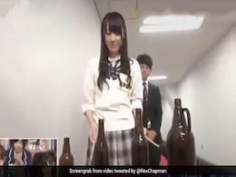 लड़की ने खाली बोतल और ट्रेन के खिलौने से बनाया ऐसा जबरदस्त म्यूजिक, Video देख आप भी कहेंगे WOW लड़की ने खाली बोतल और ट्रेन के खिलौने से बनाया ऐसा जबरदस्त म्यूजिक, Video देख आप भी कहेंगे WOW