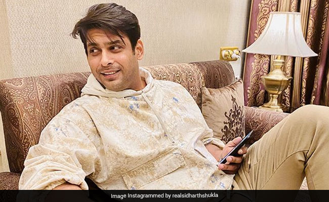 <I>Bigg Boss 14</I>: Sidharth Shukla Says He Has A "Girlfriend At Home." The Internet's Guess Is Shehnaaz Gill