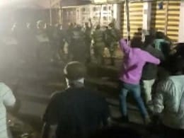 मुंगेर में मूर्ति विसर्जन के दौरान लाठीचार्ज करने वाले पुलिसकर्मियों के खिलाफ दर्ज हुई FIR मुंगेर में मूर्ति विसर्जन के दौरान लाठीचार्ज करने वाले पुलिसकर्मियों के खिलाफ दर्ज हुई FIR
