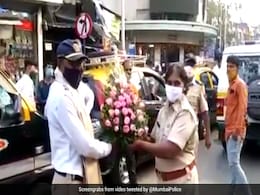 Mumbai Cop Attacked By Woman Felicitated At Same Spot For Selfless Service Mumbai Cop Attacked By Woman Felicitated At Same Spot For Selfless Service