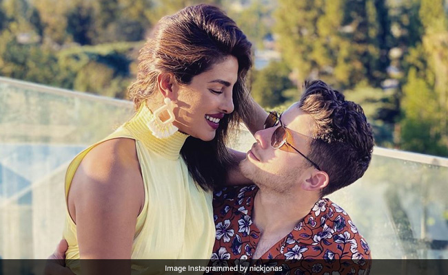 Nick Jonas Asked Priyanka Chopra For A Signed Copy Of <i>Unfinished</i>. Her Response