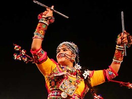 Gujarat: गरबा में जाने से पहले इन लोगों को करानी होगी जांच, दिल के दौरे की बढ़ती घटनाओं के बीच IMA की गाइडलाइन Gujarat: गरबा में जाने से पहले इन लोगों को करानी होगी जांच, दिल के दौरे की बढ़ती घटनाओं के बीच IMA की गाइडलाइन