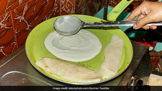 <i>Vella Dosai</i>: Give Your Regular <i>Dosa</i> A Sweet Spin With This Jaggery <i>Dosa</i> Recipe