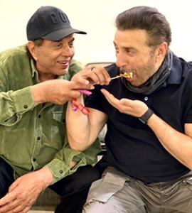 Inside Sunny Deol's Birthday Festivities With Dad Dharmendra. See Pics