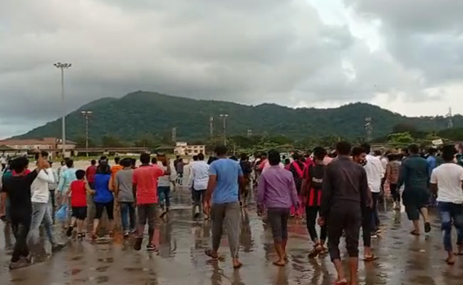 Navy Official Dies While Paragliding In Karnataka's Karwar